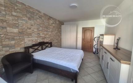 NA PRENÁJOM veľkometrážny 2-iz. byt (80m2) v meste Bratislava-Ružinov