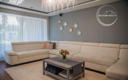 REZERVOVANÝ moderný 4-iz. rodinný dom s dvojgarážou, terasou a záhradou Báč - Kyselica, okr. Dun. Streda