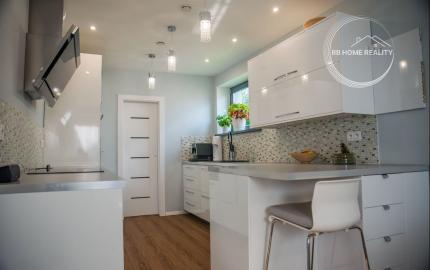 REZERVOVANÝ moderný 4-iz. rodinný dom s dvojgarážou, terasou a záhradou Báč - Kyselica, okr. Dun. Streda