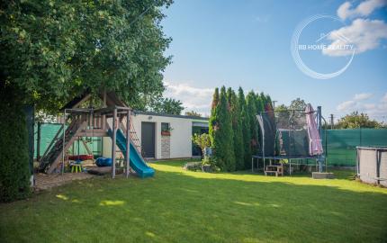 REZERVOVANÝ moderný 4-iz. rodinný dom s dvojgarážou, terasou a záhradou Báč - Kyselica, okr. Dun. Streda