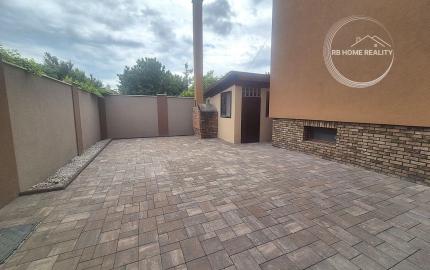 NA PREDAJ 5-iz. byt 264 m² v rodinnom dome so suterénom na bývanie aj podnikanie v meste Šamorín, časť Mliečno