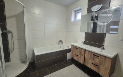 NA PREDAJ 5-iz. byt 264 m² v rodinnom dome so suterénom na bývanie aj podnikanie v meste Šamorín, časť Mliečno