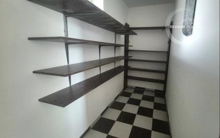 NA PREDAJ 5-iz. byt 264 m² v rodinnom dome so suterénom na bývanie aj podnikanie v meste Šamorín, časť Mliečno