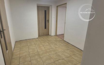 NA PREDAJ 5-iz. byt 264 m² v rodinnom dome so suterénom na bývanie aj podnikanie v meste Šamorín, časť Mliečno