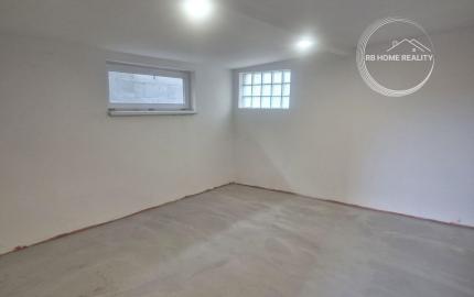 NA PREDAJ 5-iz. byt 264 m² v rodinnom dome so suterénom na bývanie aj podnikanie v meste Šamorín, časť Mliečno