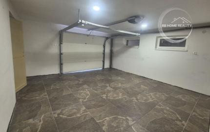 NA PREDAJ 5-iz. byt 264 m² v rodinnom dome so suterénom na bývanie aj podnikanie v meste Šamorín, časť Mliečno