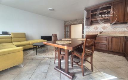 NA PREDAJ priestranný 2-izbový byt (80 m²) s loggiou (2 m²) v modernej tehlovej novostavbe v mestskej časti Ružinov – Trnávka, Bratislava