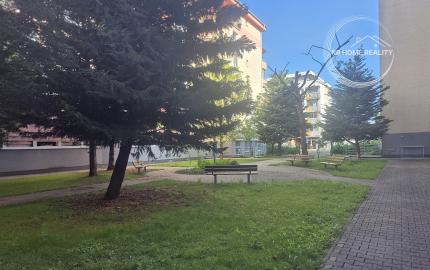 NA PREDAJ priestranný 2-izbový byt (80 m²) s loggiou (2 m²) v modernej tehlovej novostavbe v mestskej časti Ružinov – Trnávka, Bratislava