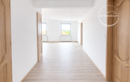 NA PREDAJ 5-iz. byt 339m² so suterénom na bývanie aj podnikanie v meste Šamorín, časť Mliečno