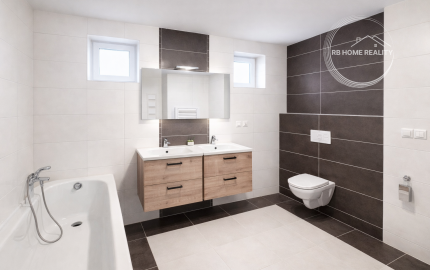 NA PREDAJ 5-iz. byt 264 m² v rodinnom dome so suterénom na bývanie aj podnikanie v meste Šamorín, časť Mliečno