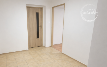 NA PREDAJ 5-iz. byt 264 m² v rodinnom dome so suterénom na bývanie aj podnikanie v meste Šamorín, časť Mliečno