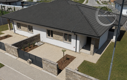 ZNÍŽENÁ CENA! NA PREDAJ - Novostavba 4-iz. dvojdom vo vyhľadávanej lokalite Florida Villa Park, Dunajská Streda