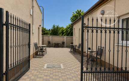 INVESTIČNÁ PRÍLEŽITOSŤ ! Komerčný objekt 458 m² s pozemkom 781 m² a projektom prestavby v meste Gabčíkovo
