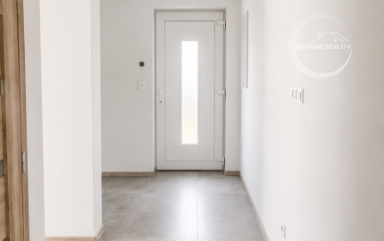 Na PREDAJ moderný 4-izbový rodinný dom s garážou a krytou terasou – novostavba Kyselica