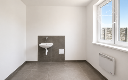 Na PREDAJ moderný 4-izbový rodinný dom s garážou a krytou terasou – novostavba Kyselica