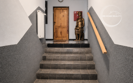 NA PRENÁJOM obchodný /kancelársky  priestor 30m2 v centre mesta Šamorín