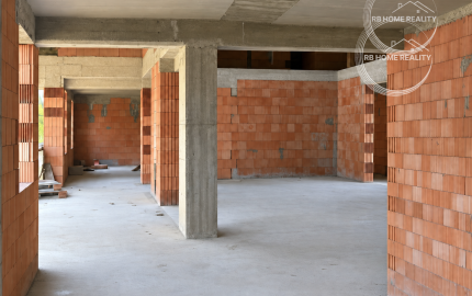 NA PREDAJ | Rozostavaný rodinný dom 266 m² | Veľký pozemok 2 961 m² | Veľký Meder, okres Dunajská Streda