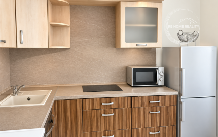 NA PRENÁJOM / Útulný 1-izbový byt (30 m²) s klimatizáciou / Komárno