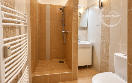 NA PRENÁJOM / Útulný 1-izbový byt (30 m²) s klimatizáciou / Komárno