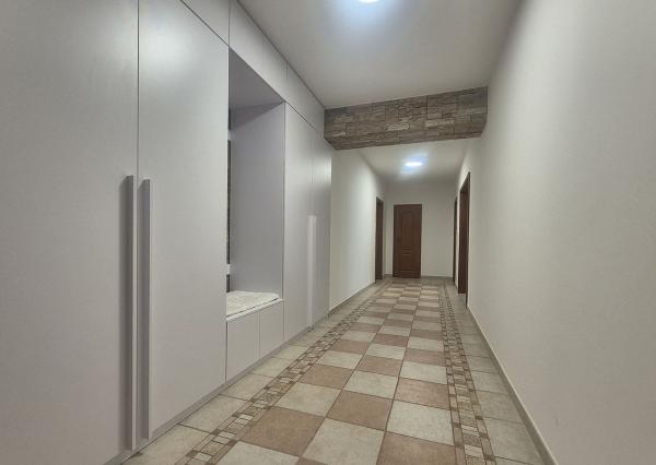 NA PRENÁJOM veľkometrážny 2-iz. byt (80m2) v meste Bratislava-Ružinov