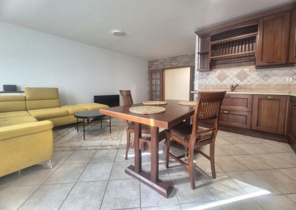 NA PRENÁJOM veľkometrážny 2-iz. byt (80m2) v meste Bratislava-Ružinov