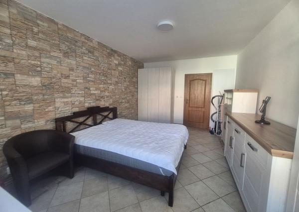 NA PRENÁJOM veľkometrážny 2-iz. byt (80m2) v meste Bratislava-Ružinov