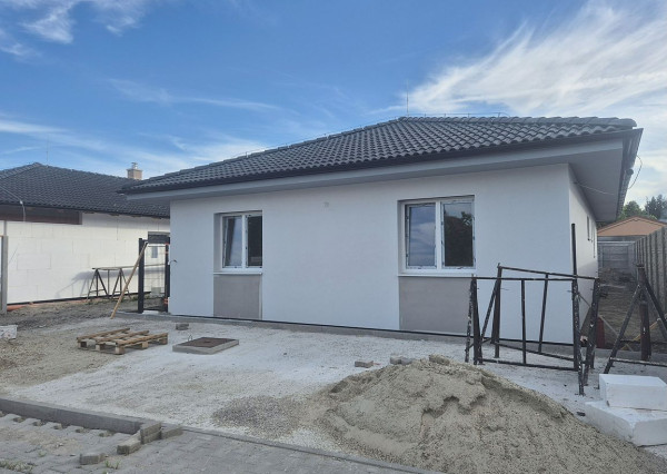 REZERVOVANÝ 4-iz. rodinný dom v štandarde v obci Kyselica okres Dunajská Streda