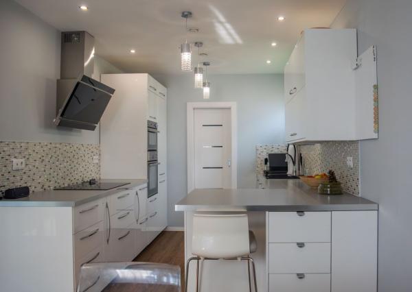 REZERVOVANÝ moderný 4-iz. rodinný dom s dvojgarážou, terasou a záhradou Báč - Kyselica, okr. Dun. Streda