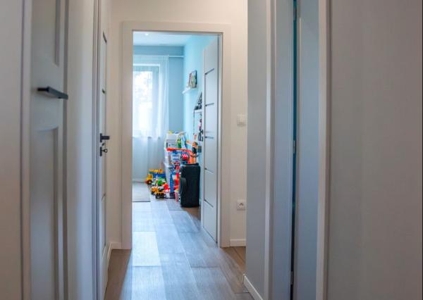 REZERVOVANÝ moderný 4-iz. rodinný dom s dvojgarážou, terasou a záhradou Báč - Kyselica, okr. Dun. Streda