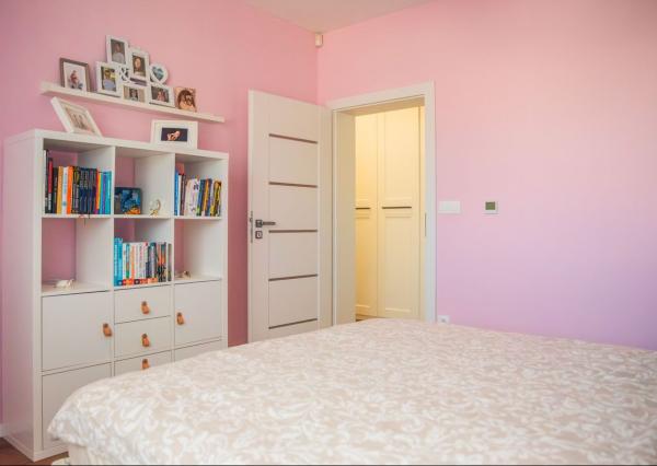 REZERVOVANÝ moderný 4-iz. rodinný dom s dvojgarážou, terasou a záhradou Báč - Kyselica, okr. Dun. Streda