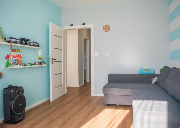 REZERVOVANÝ moderný 4-iz. rodinný dom s dvojgarážou, terasou a záhradou Báč - Kyselica, okr. Dun. Streda