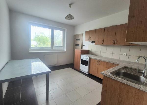 NA PREDAJ 5-iz. byt 264 m² v rodinnom dome so suterénom na bývanie aj podnikanie v meste Šamorín, časť Mliečno