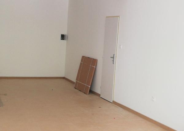 NA PRENÁJOM 55 m² kancelársky / obchodný priestor v centre mesta Šamorín