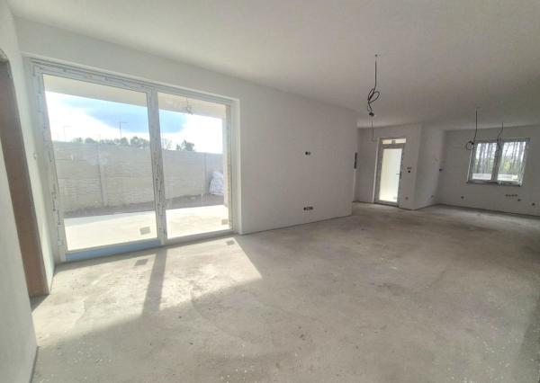 NA PREDAJ - Novostavba 4-iz. rodinného domu v dvojdome vo vyhľadávanej lokalite Florida Villa Park, Dunajská Streda