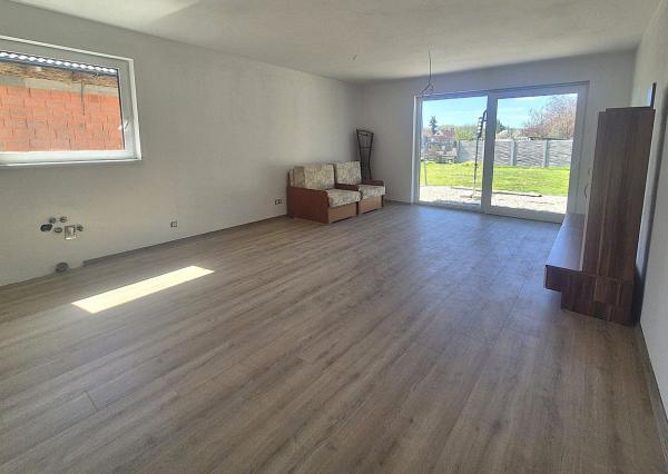  NA PREDAJ – Novostavba 4-iz. rodinného domu vo  Vojke nad Dunajom (okres Dunajská Streda)