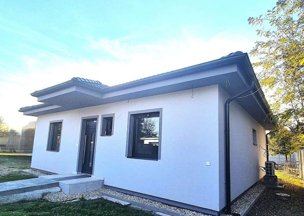  NA PREDAJ – Novostavba 4-iz. rodinného domu vo  Vojke nad Dunajom (okres Dunajská Streda)