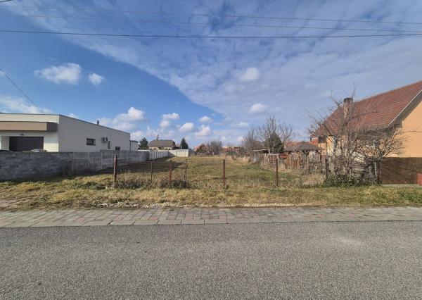 NA PREDAJ stavebný pozemok 883 m² – Dolný Bar, okres Dunajská Streda