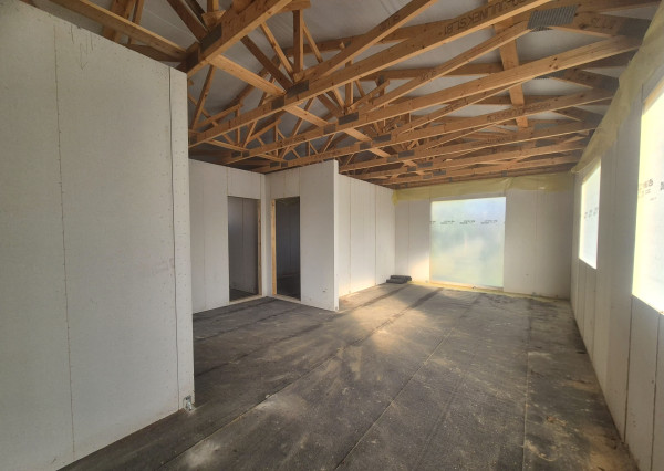 NA PREDAJ 2-izbová rozostavaná stavba rodinného domu (74 m²) – Jelka, okres Galanta