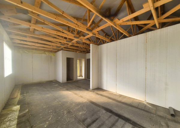 NA PREDAJ 2-izbová rozostavaná stavba rodinného domu (74 m²) – Jelka, okres Galanta