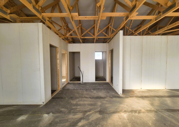 NA PREDAJ 2-izbová rozostavaná stavba rodinného domu (74 m²) – Jelka, okres Galanta