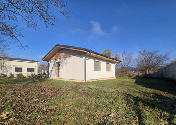 NA PREDAJ 2-izbová rozostavaná stavba rodinného domu (74 m²) – Jelka, okres Galanta