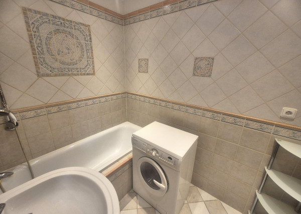 NA PREDAJ priestranný 2-izbový byt (80 m²) s loggiou (2 m²) v modernej tehlovej novostavbe v mestskej časti Ružinov – Trnávka, Bratislava