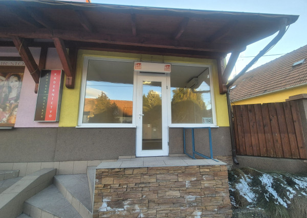NA PRENÁJOM 24m² kancelársky/obchodný priestor v Podunajských Biskupiciach