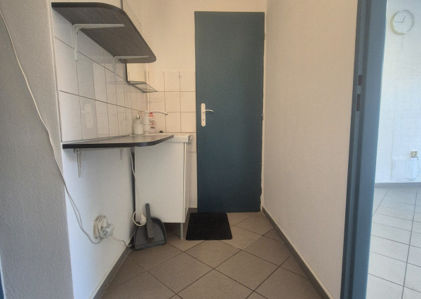 NA PRENÁJOM 24m² kancelársky/obchodný priestor v Podunajských Biskupiciach