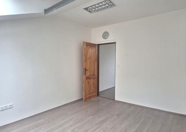 NA PRENÁJOM  priestor 24m2  v centre mesta Šamorín