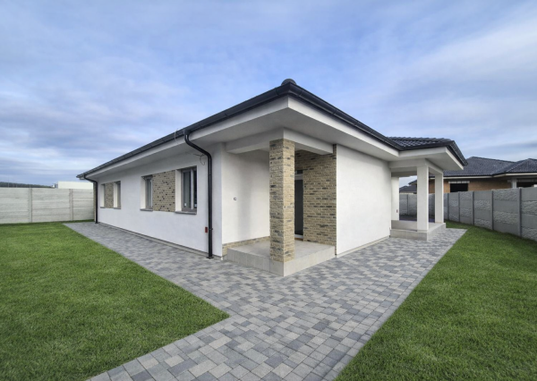 ZNÍŽENÁ CENA! NA PREDAJ - Novostavba 4-iz. dvojdom vo vyhľadávanej lokalite Florida Villa Park, Dunajská Streda