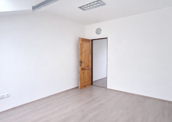 NA PRENÁJOM  priestor 24m2  v centre mesta Šamorín