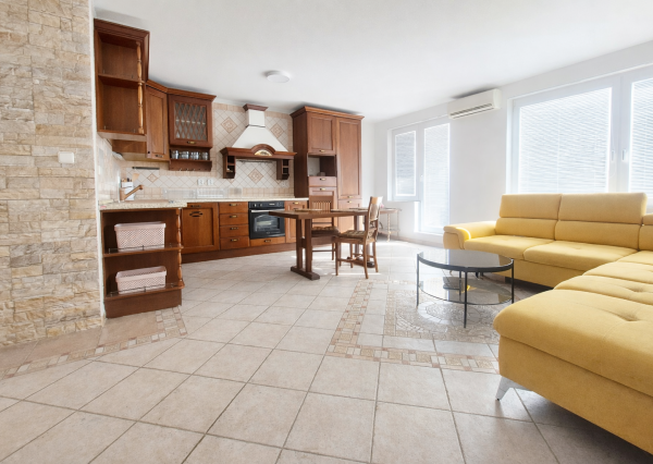 NA PREDAJ priestranný 2-izbový byt (86 m²) s loggiou (2 m²) v modernej tehlovej novostavbe v mestskej časti Ružinov – Trnávka, Bratislava