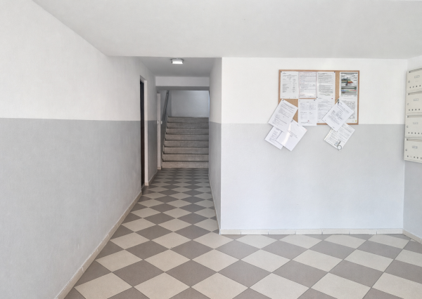 NA PREDAJ priestranný 2-izbový byt (86 m²) s loggiou (2 m²) v modernej tehlovej novostavbe v mestskej časti Ružinov – Trnávka, Bratislava