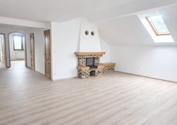 NA PREDAJ 5-iz. byt 339m² so suterénom na bývanie aj podnikanie v meste Šamorín, časť Mliečno